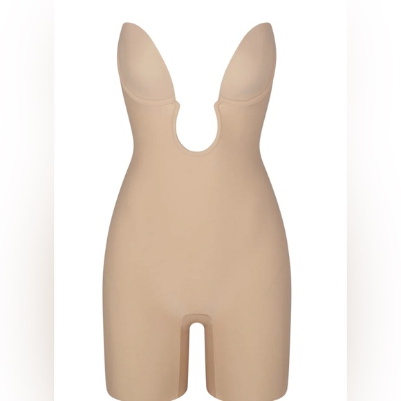 SKIMS Intimates & Sleepwear Skims Deep Plunge Shapewear Mid Thigh